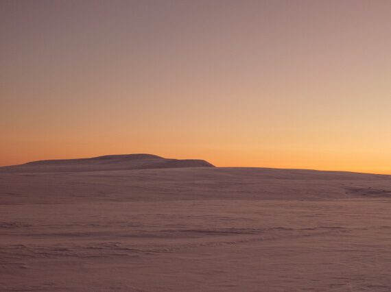 solnedgang i mørektiden